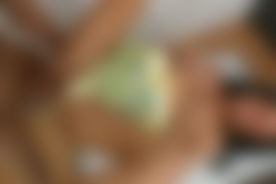 'Lehrerin'-Szene aus Schwarzhaarige Lehrerin fickt Schüler