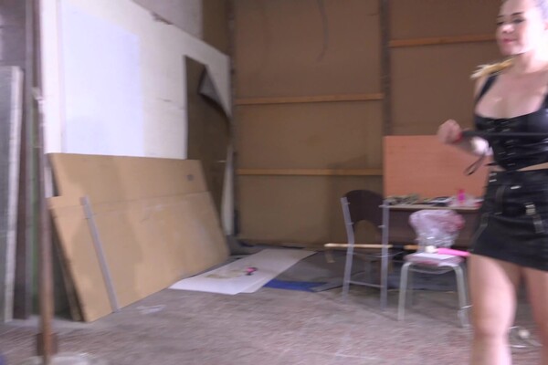 'Hawk Tuah'-Szene aus Maja Labella - Wicked Women Wanked Men 2