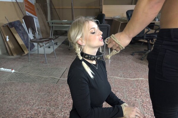 'Züchtigung'-Szene aus Kirsty Waterfall - Her Master's Dungeon