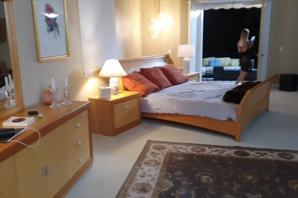 'Hotel'-Szene aus Marika Milani - Frame Leaks 20