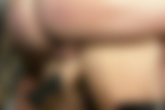 'Lack'-Szene aus Dominante Mutti in Lack braucht Schwanz