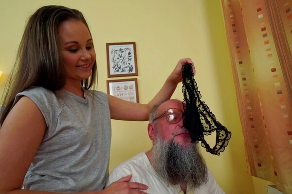 'Vintage'-Szene aus Liza Shay - Grandpas Vs Teens 28