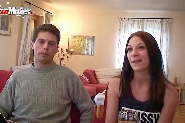 'Bett'-Szene aus Gefickt auf Tisch und Bett (Funmovies) Szene 2