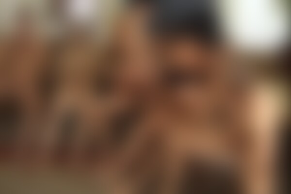 'Wet'-Szene aus Chris Charming - Nine Enjoy Two Wet Pussies