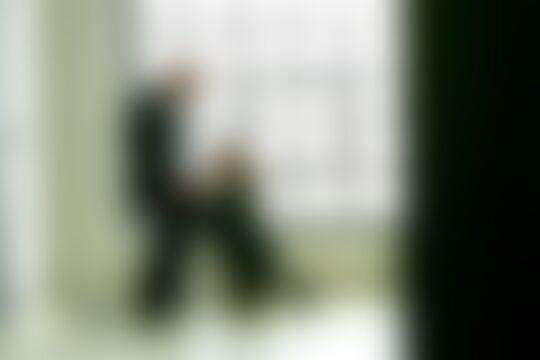 'Sekretärin'-Szene aus Scharfe blonde Sekretärin mit Brille lutscht Schwanz und lässt sich von ihrem Chef ficken