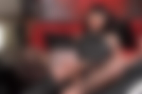 'Cheating'-Szene aus Beca Barbie - Interracial Cuckold Fantasies 5