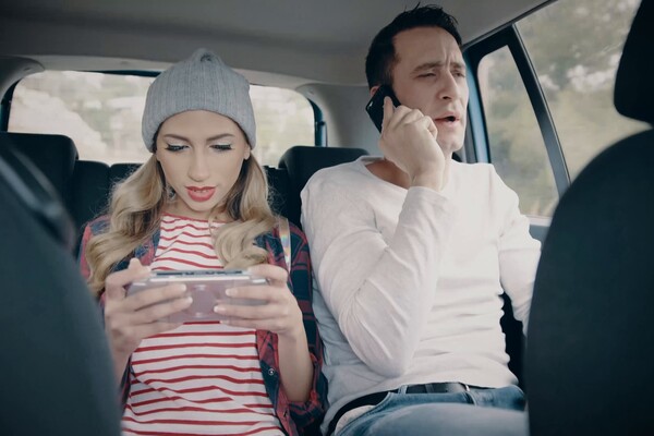 'Nerd'-Szene aus Baby Nicols - Silicon Valley Nerd Sex