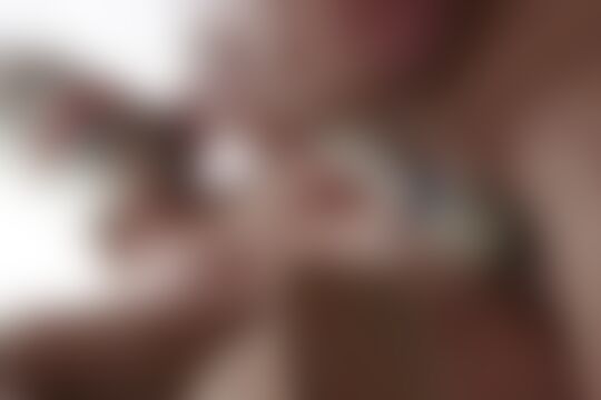 'Spiel'-Szene aus Die natürliche brünette Schönheit Ashley Adams mag das dominante Spiel von Ramon Nomar