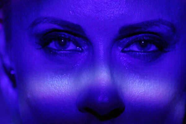 'Oil'-Szene aus Brittany Bardot - Oil Me Up