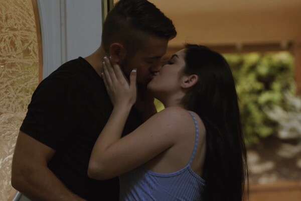 'Office'-Szene aus Keira Croft - Hier und Jetzt