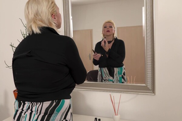 'Chubby'-Szene aus Pleasingly Plump Moms 2 (Mature) Szene 4