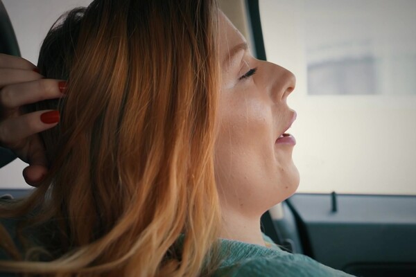 'Busty'-Szene aus Sahara Skye - Caught My Busty Neighbor Masturbating 3