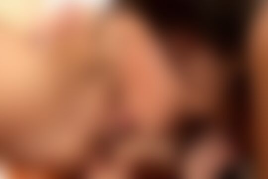 'Zuhause'-Szene aus Unfassbar scharfe Teenies erkunden ihre saftigen Löcher