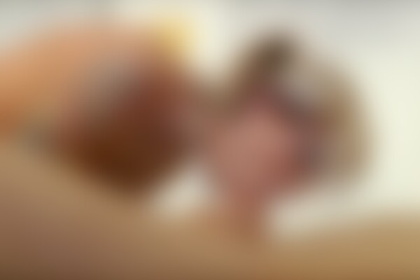 'Zuhause'-Szene aus Zuhause und dauergeil (Anni Angel) Szene 3