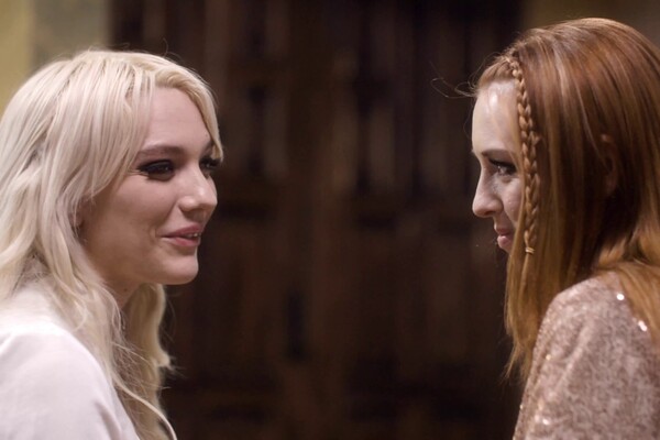 'Nurse'-Szene aus Kenna James & Madi Collins - Bedside Manhandlers