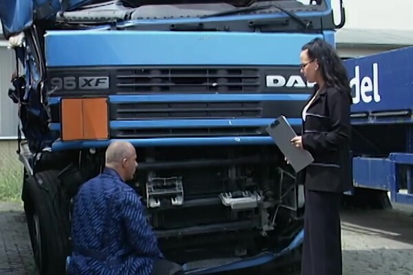 'Office'-Szene aus Jobs mit Gleitzeit (Tabu) Szene 1