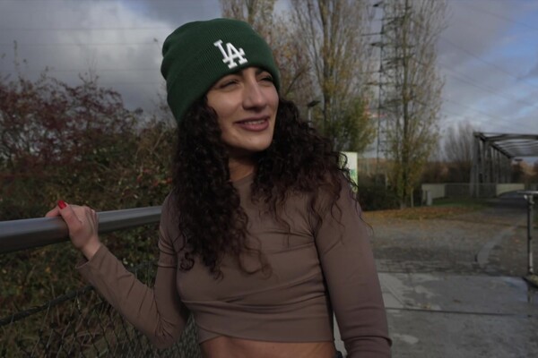 'Reality'-Szene aus Sue Nova - Strassenflirts 104 - Bewegung ist alles!