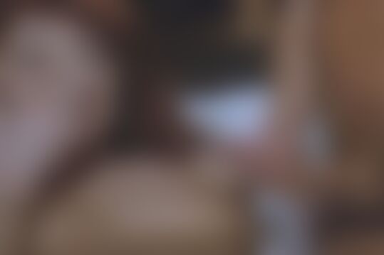 'Kostüm'-Szene aus Rektale Kostümparade