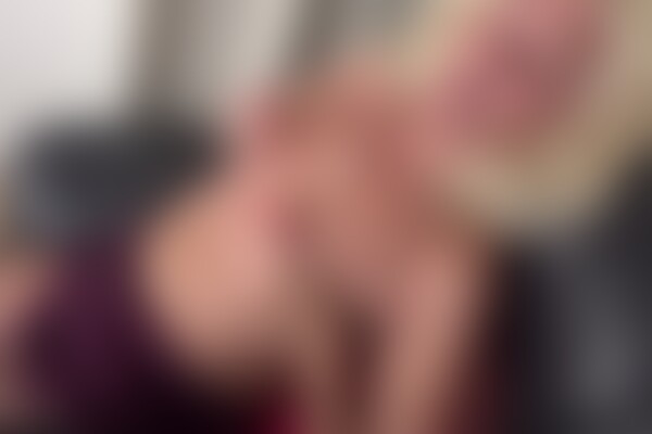 'Slave'-Szene aus Badass Grannies Don't Shave (Mature) Szene 4