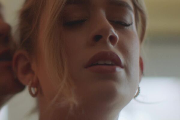 'Park'-Szene aus Ashley Alexander - Seductions 2