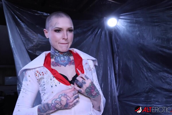 'Disco'-Szene aus Austin Spears & Titi Ramone - Ink Motel 5.5