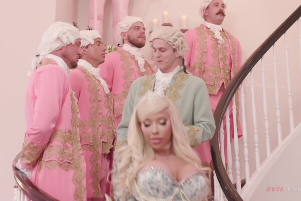 'Essen'-Szene aus Angellica Good, Aubrey Kate & Brittney Kade - Transtoinette