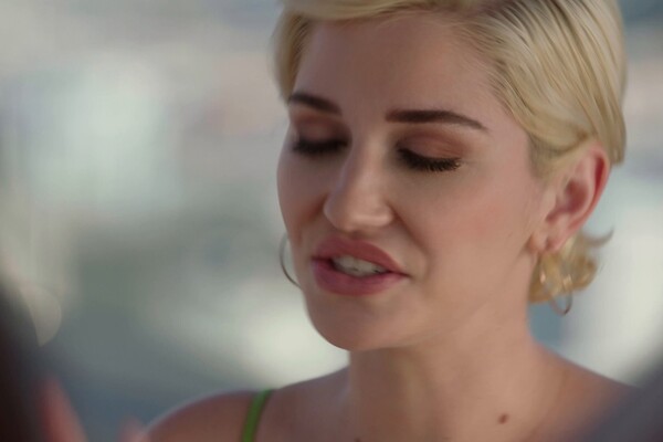 'Alien'-Szene aus Alina Ali & Skye Blue - Threesomes 3