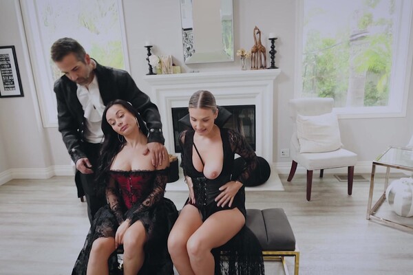 'Vampir'-Szene aus Crystal Rush, Kenzie Love & Reagan Foxx - How We Fuck In The Shadows