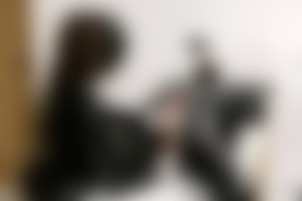 'Pegging'-Szene aus Alex Latex - Edging Games