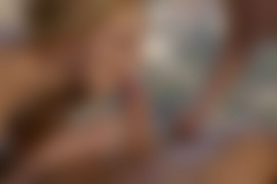 'Erotica'-Szene aus Alexa Grace & Scarlett Sage - First Dates