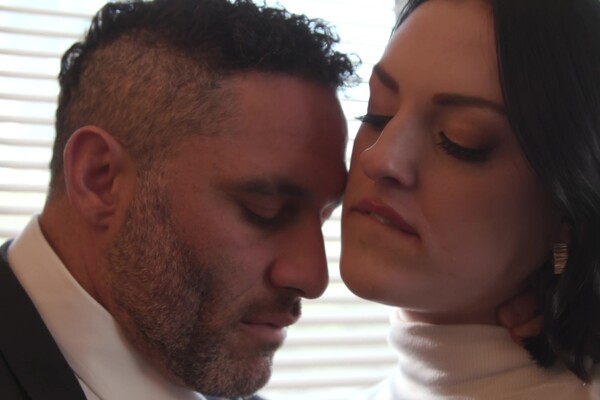 'Cheating'-Szene aus Lucy Lotus - Secretaries In Heat 3