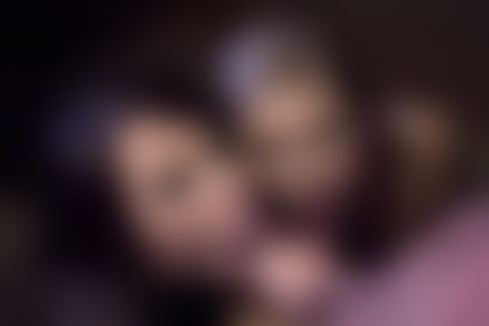 'Schwanger'-Szene aus Die fügsamen Schlampen Nikita Belluci und Lena Nitro teilen sich einen harten dominanten Schwanz