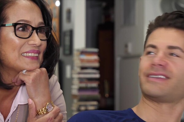 'GILF'-Szene aus Maya Luna - DP'ed At 60