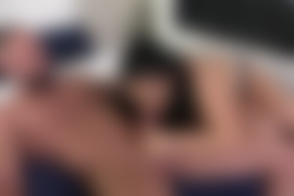 'Bett'-Szene aus Joanna Bliss - MILFs With Ass! 2