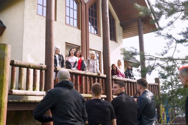 'Parodie'-Szene aus Teenage Party Hearty (Sweethearts) Szene 1