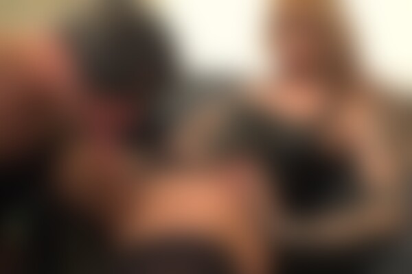 'Weihnachten'-Szene aus Isa Laurens - T-Girls Experience 48