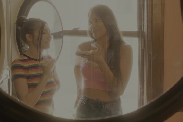 'Geld'-Szene aus Blake Blossom, Gizelle Blanco & Maya Woulfe - Cheerleaders Behaving Badly