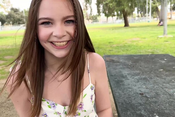 'Behaart'-Szene aus Adrianna Jade - Finally Legal Bush 5