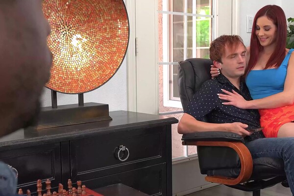 'Stöhnen'-Szene aus Lilian Stone - Interracial Hotwives 3