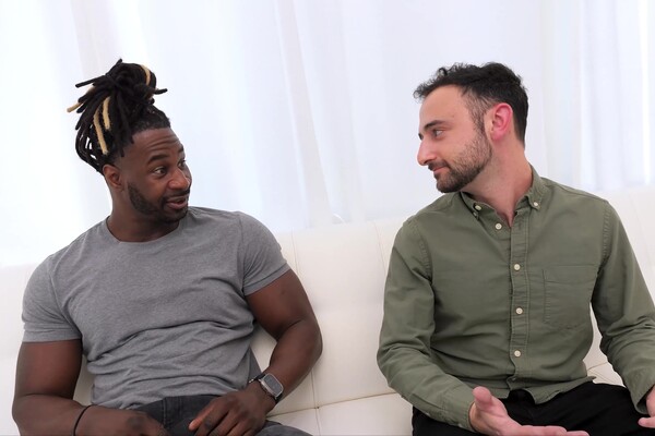 'Hotwife'-Szene aus Spencer Scott - Interracial Hotwives 3