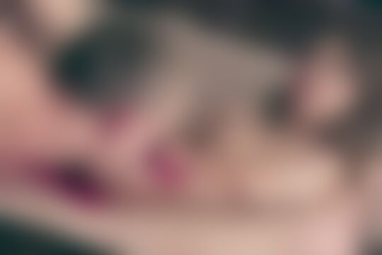 'Zierlich'-Szene aus Die zierliche brünette Schönheit Riley Reid genießt eine romantische Nummer mit ihrem MAnn