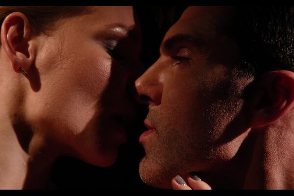 'Fingern'-Szene aus Karina King - Tension