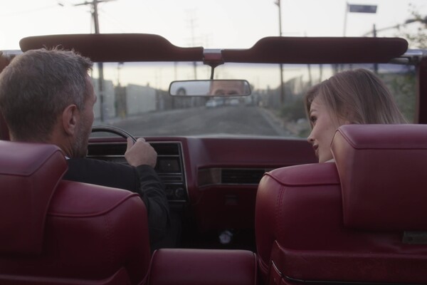 'Bett'-Szene aus Sammm Next Door - Bad Girls