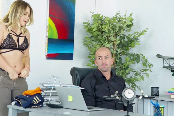 'Stewardess'-Szene aus Der Chef fickt die neue Stewardess