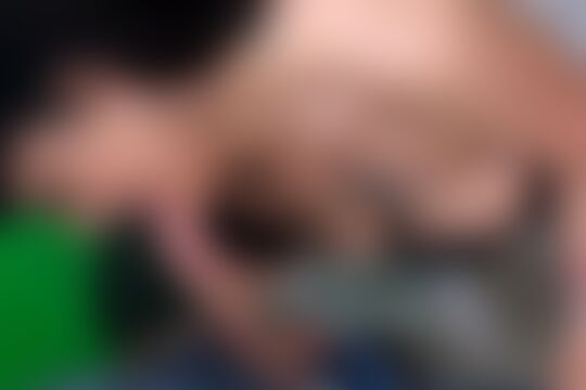 'FKK'-Szene aus Fette Schwarzhaarige von der Strasse weg ...