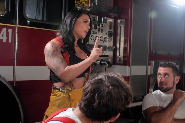 'Harter Sex'-Szene aus Eva Angelina - MILFs Need More