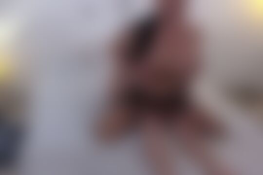 'Nackt in der Öffentlichkeit'-Szene aus The Widow's Big Tits (Made In France) Szene 2