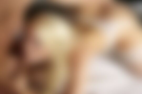 'Hochzeit'-Szene aus Ehemann vernascht seine heiße Braut direkt nach der Hochzeit