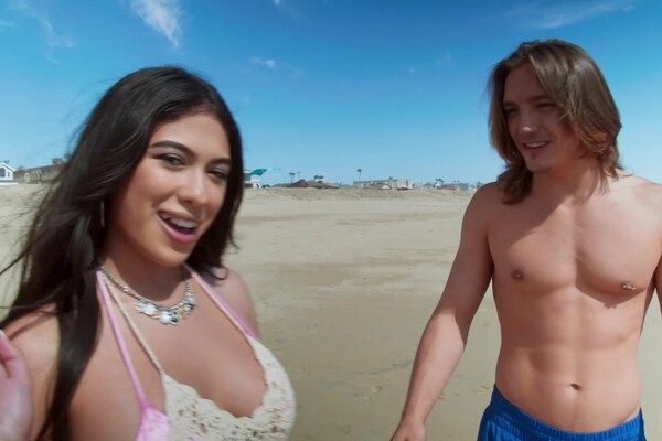 'Premium'-Szene aus Reyna Belle - Big Fucking Titties 20