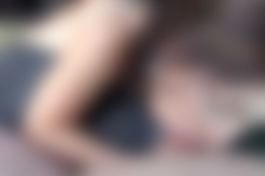 'Auto'-Szene aus Die brünette Teenie-Schönheit Avril Dance im Auto in den Arsch gefickt